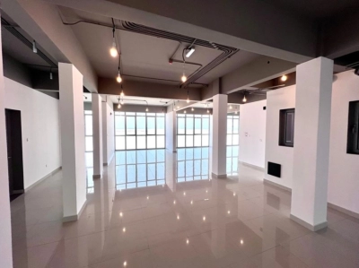 Shop \ Showroom For Rent In Busaiteen