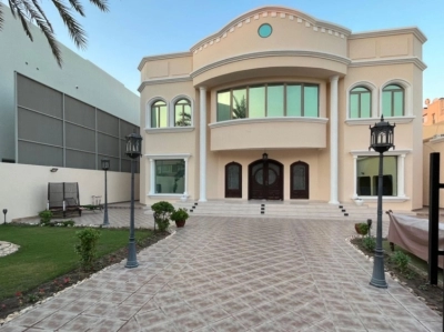 Villa For Sale In Arad